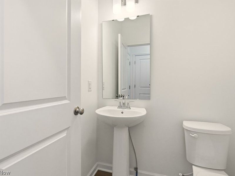 677 Crossings Lane, Akron, OH 44320 Photo 9