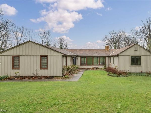 160 River Road, Hinckley, OH 44233