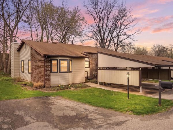 2675 Chatham Woods Drive SE, Grand Rapids, MI 49546