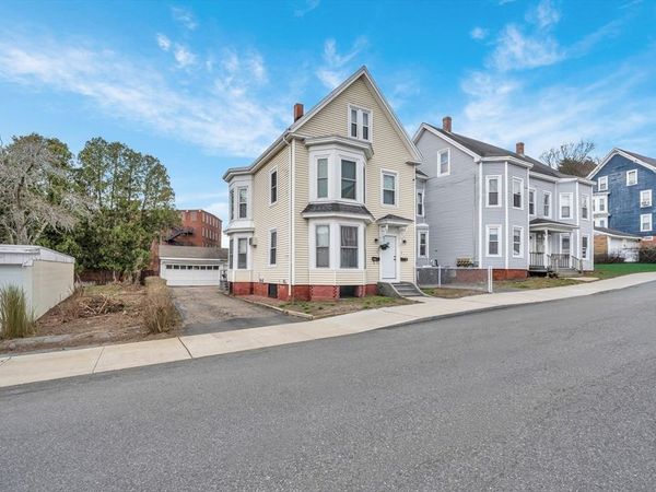 60 Beach St, Haverhill, MA 01832