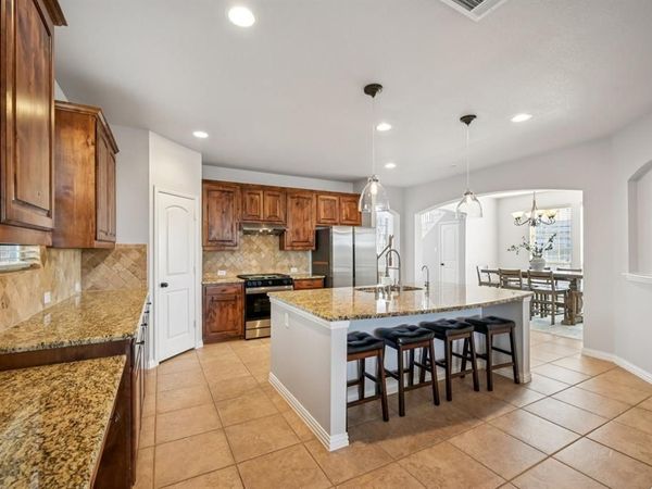 520 Eastland Drive, Lewisville, TX 75056