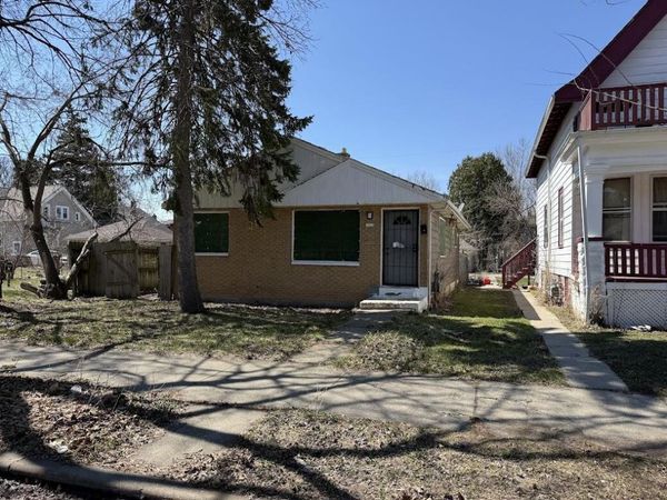 3723 N 17th STREET, Milwaukee, WI 53206