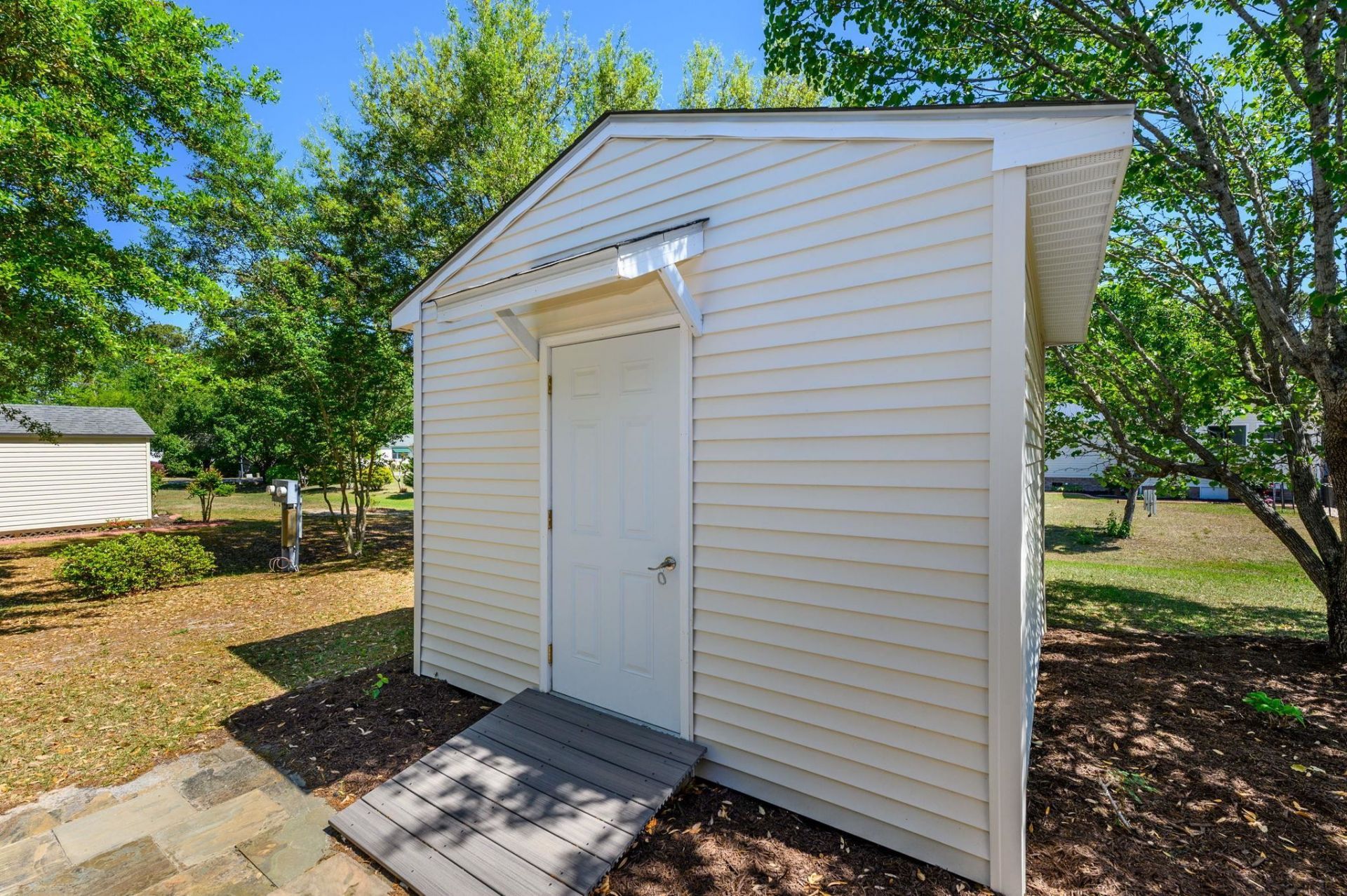 4447 Champlain Dr. Photo 24