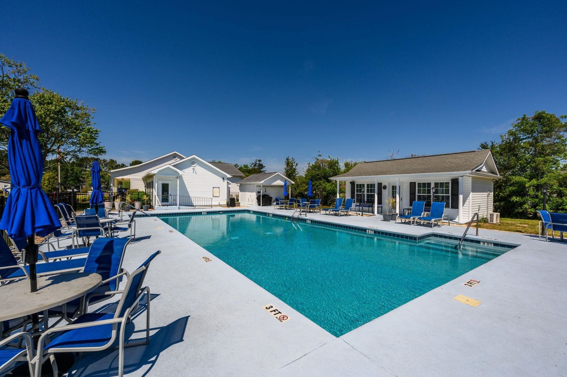 4447 Champlain Dr. Photo 34