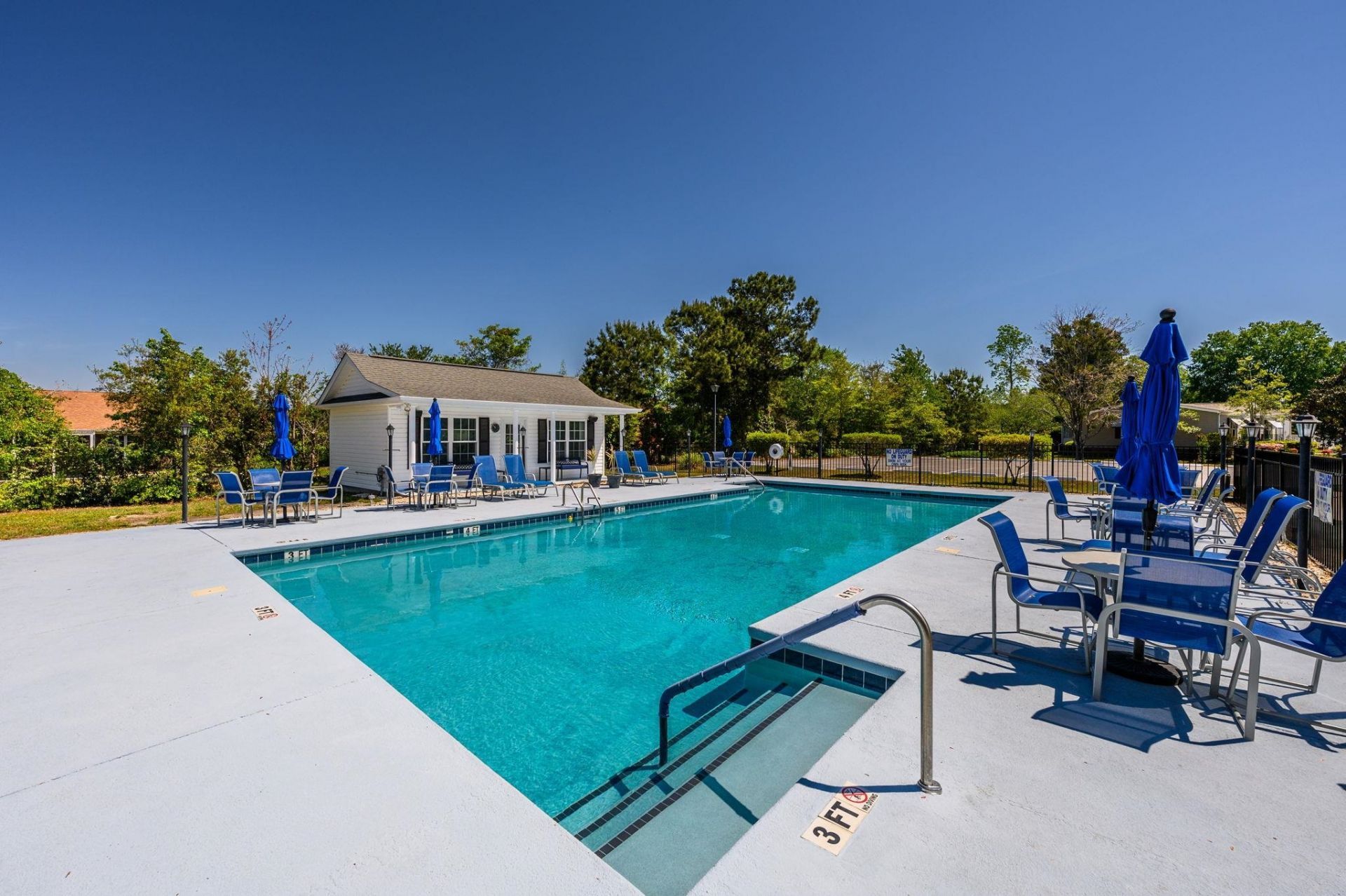 4447 Champlain Dr. Photo 35