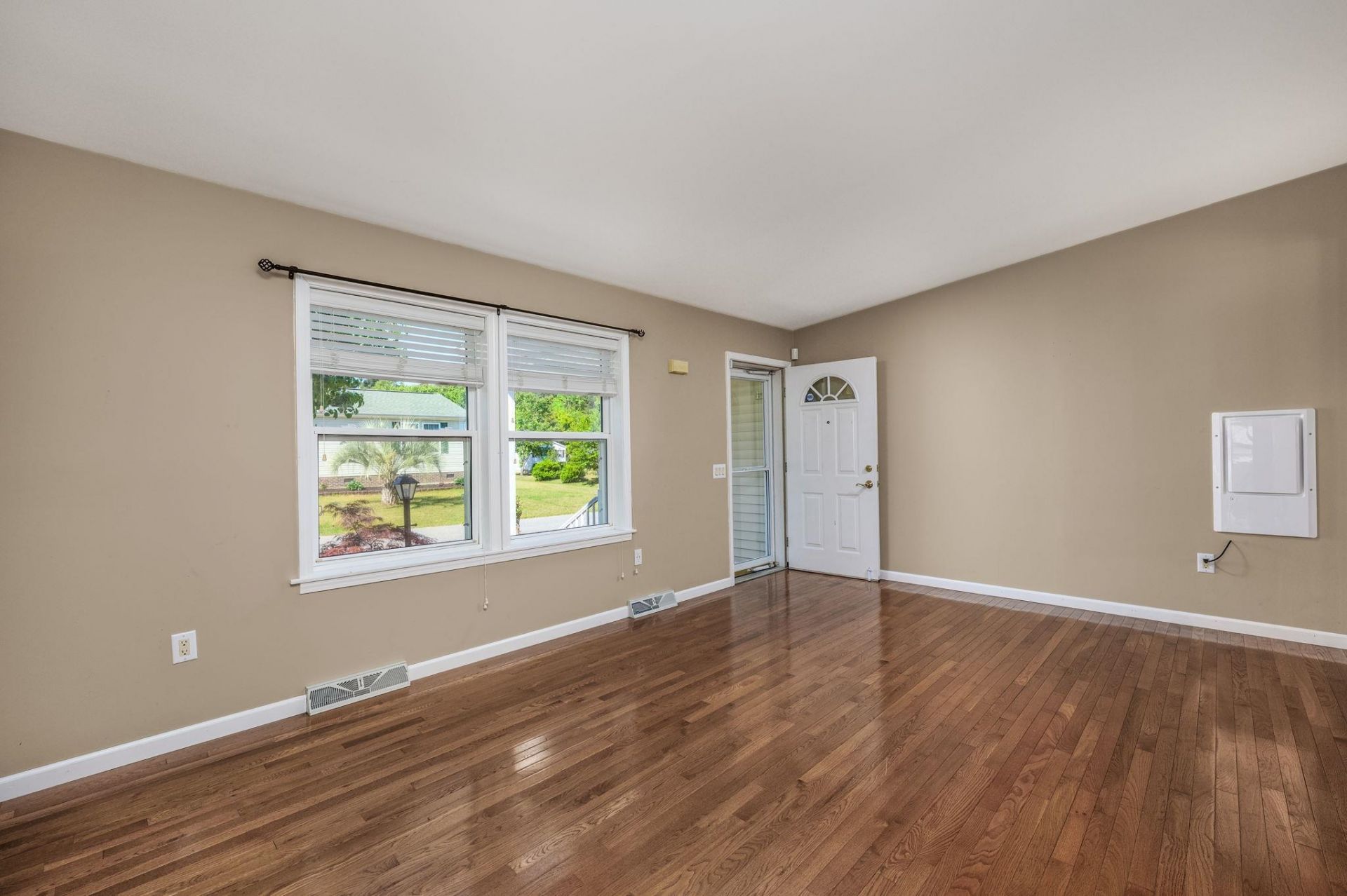 4447 Champlain Dr. Photo 5