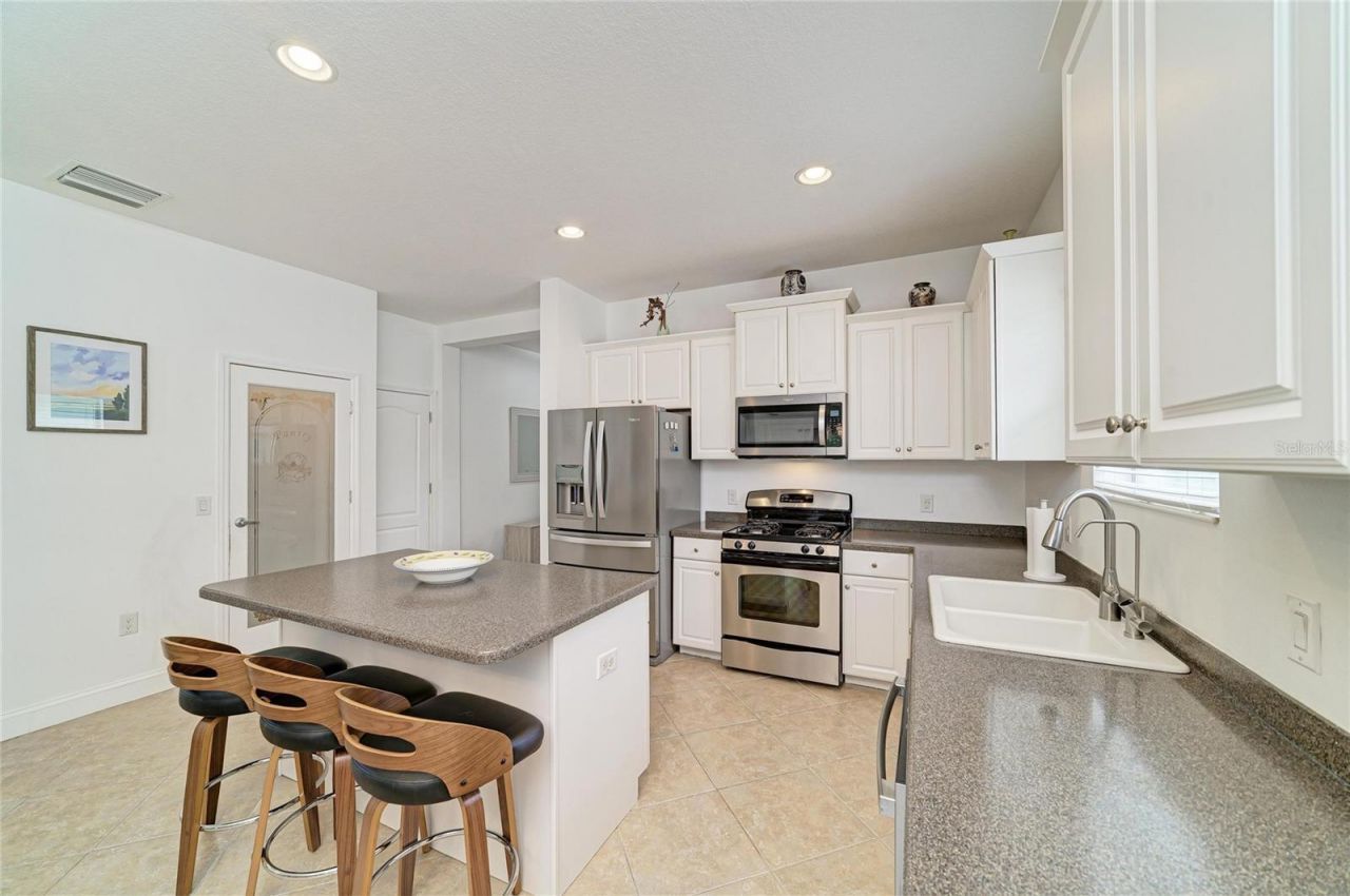 4650 Woodbrook Drive, Sarasota, FL 34243 Photo