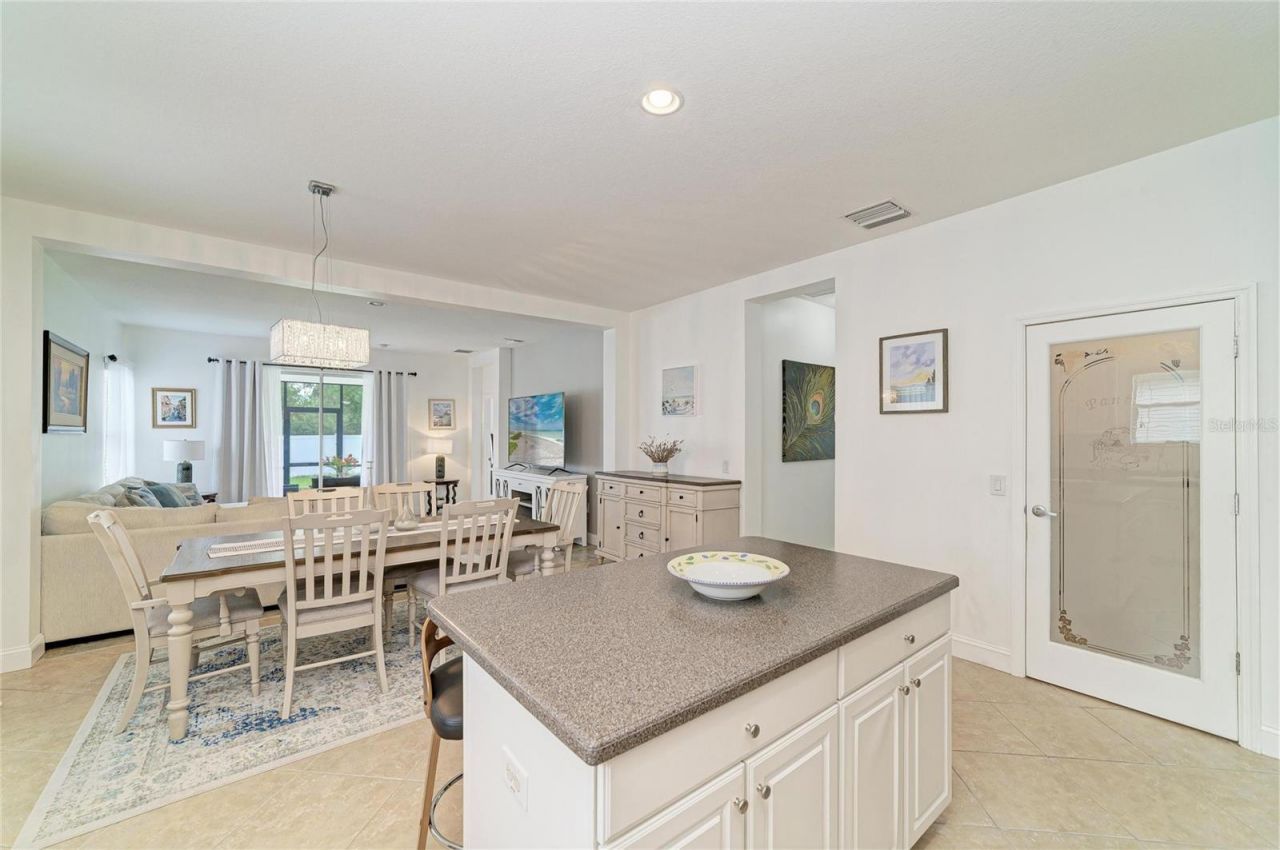 4650 Woodbrook Drive, Sarasota, FL 34243 Photo