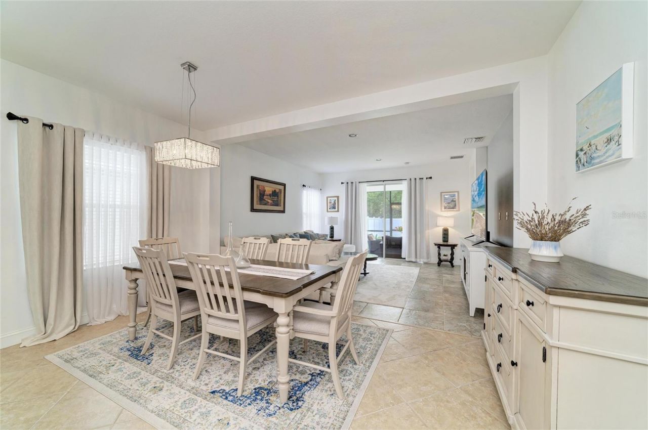 4650 Woodbrook Drive, Sarasota, FL 34243 Photo