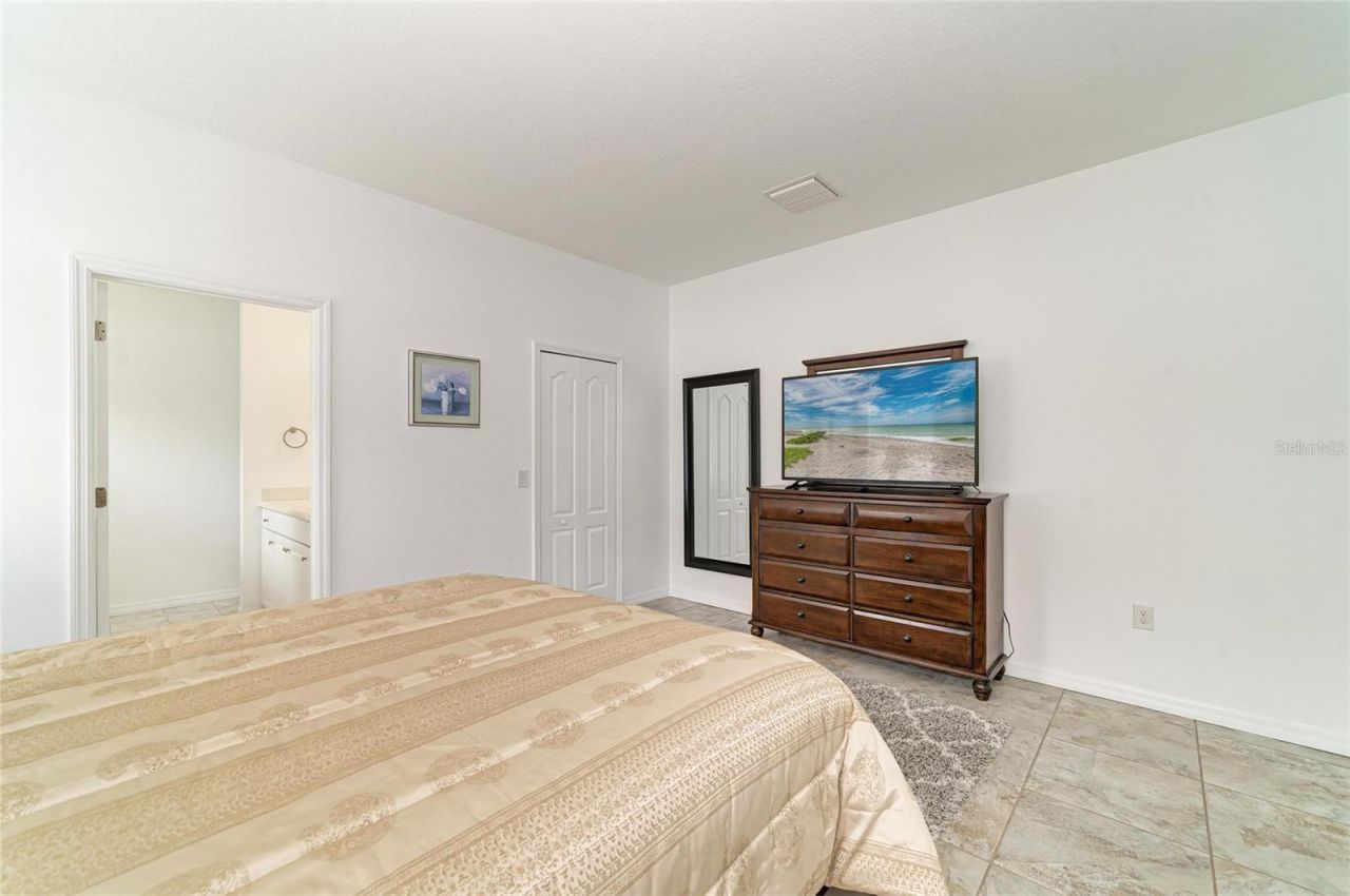 4650 Woodbrook Drive, Sarasota, FL 34243 Photo