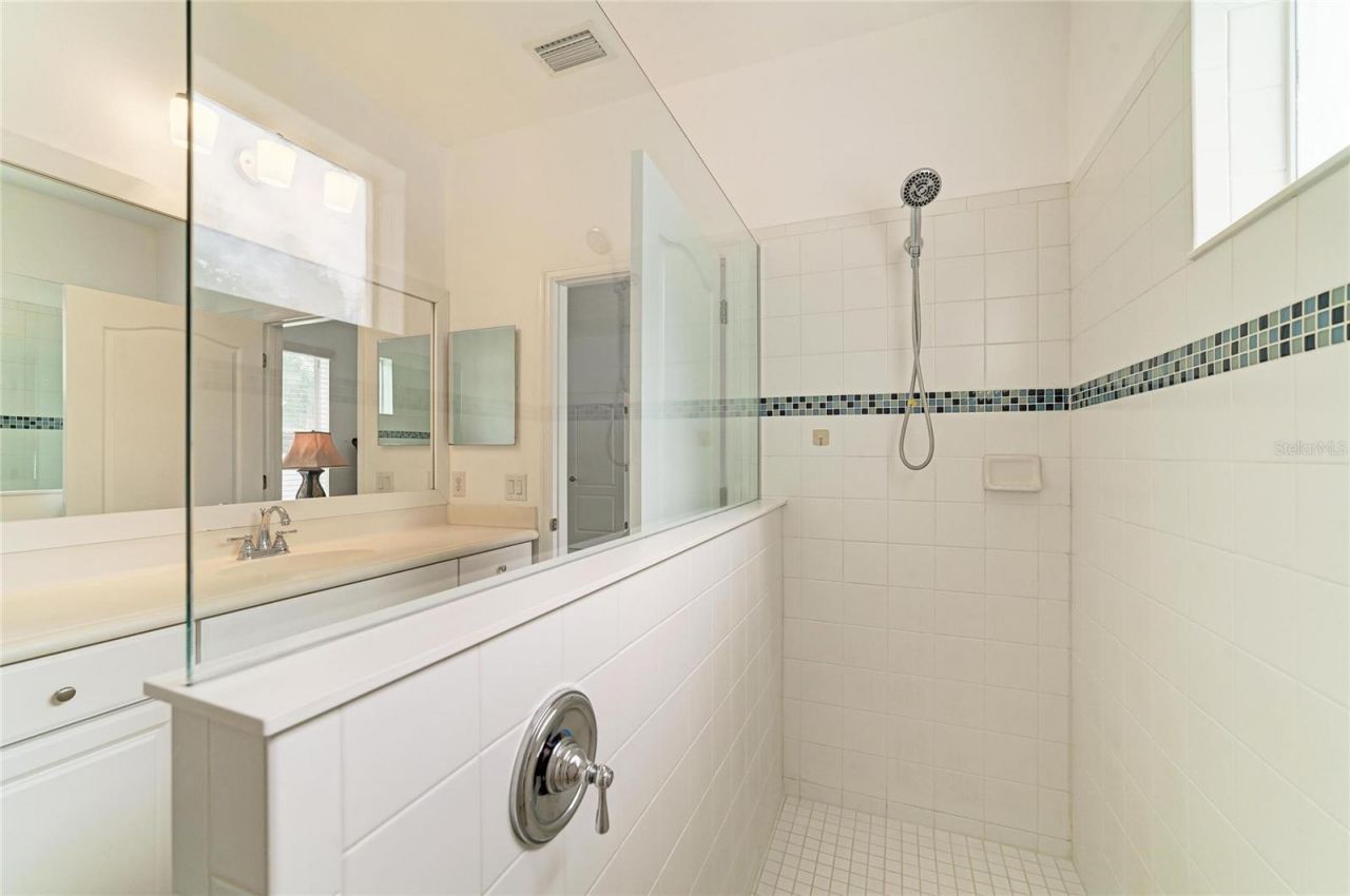 4650 Woodbrook Drive, Sarasota, FL 34243 Photo