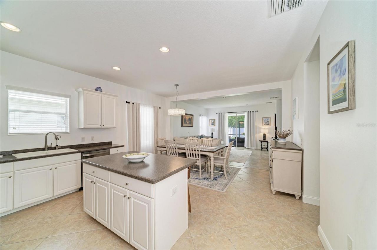 4650 Woodbrook Drive, Sarasota, FL 34243 Photo