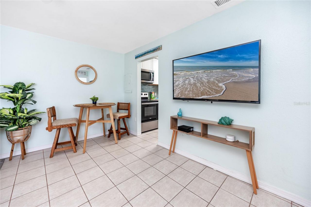 159 Medallion Boulevard , Unit H, Madeira Beach, FL 33708 Photo