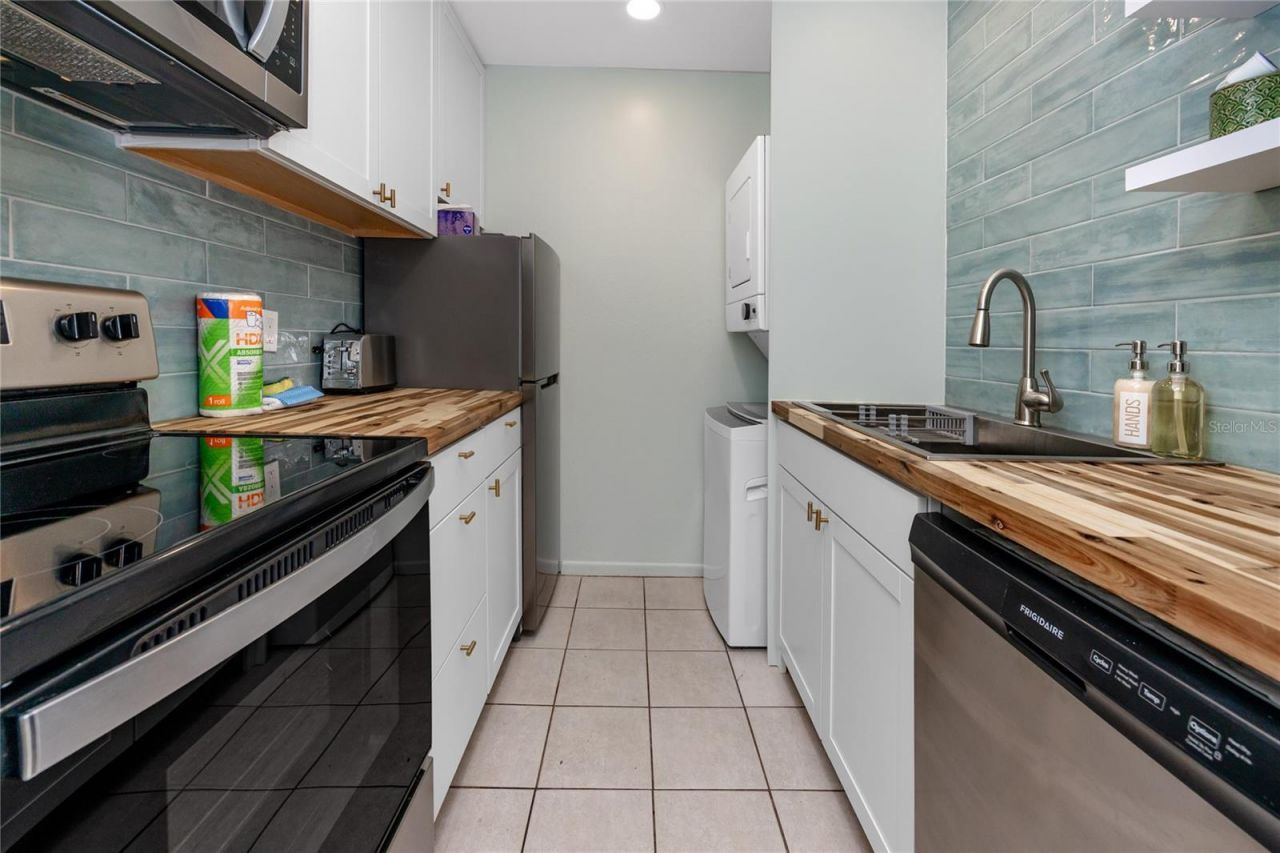 159 Medallion Boulevard, Unit H, Madeira Beach, FL 33708 Photo