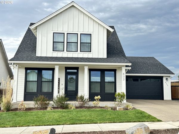 835 REAGAN ST, Mt. Angel, OR 97362