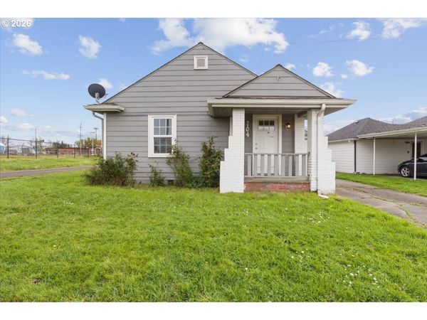704 16TH AVE, Albany, OR 97321