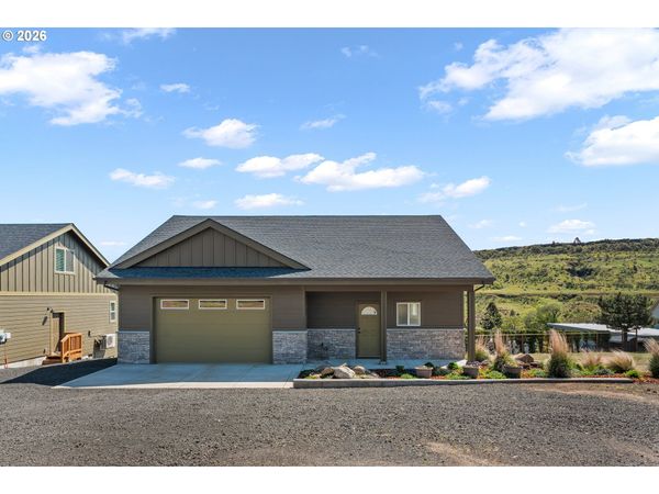 1151 W Pine ST, The Dalles, OR 97058