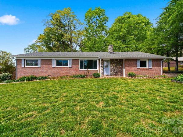 2754 Fairwood Drive , Hudson, NC 28638