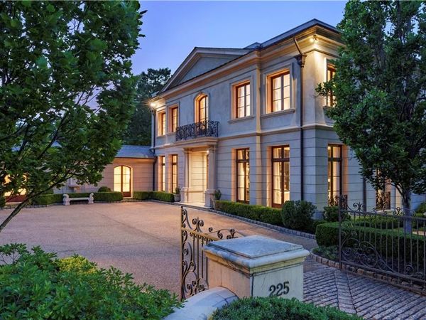 225 W Paces Ferry Road NW, Atlanta, GA 30305