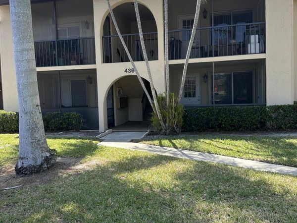 436 Pine Glen Lane, Unit D-1, Greenacres, FL 33463