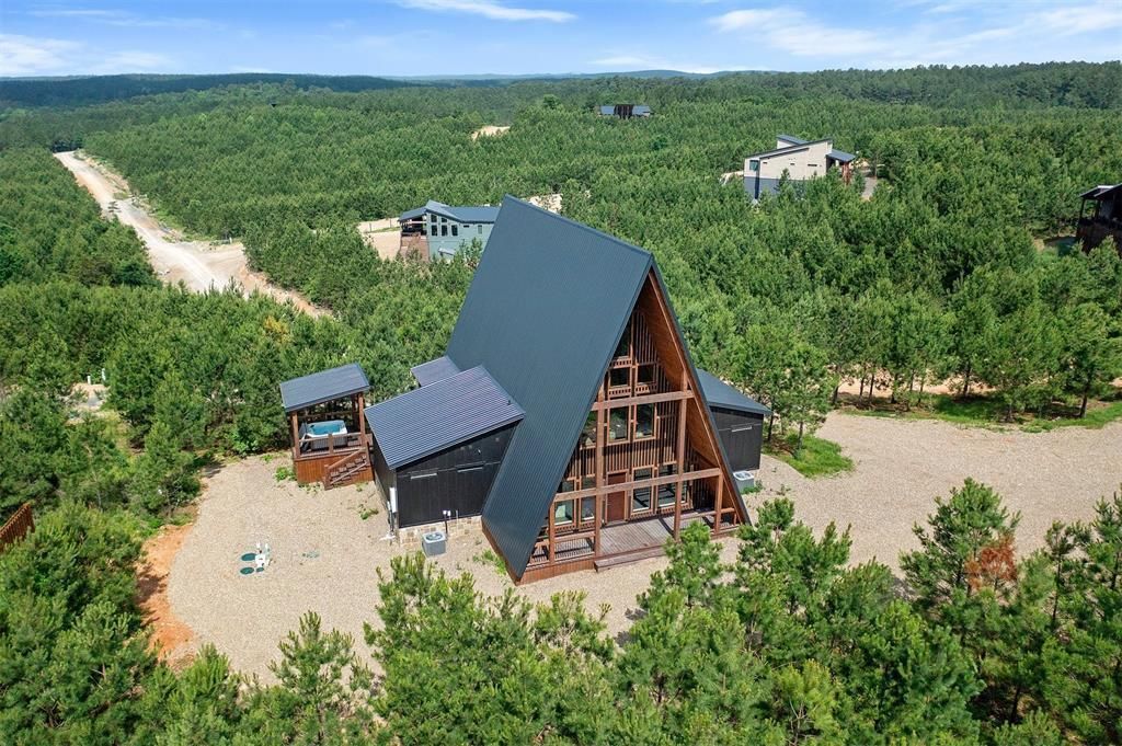 632 Legacy Pine Trail, Broken Bow, OK 74728 Main Photo