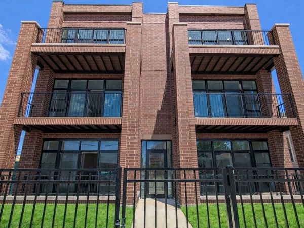 4744 W Addison Street , Unit 02, Chicago, IL 60641