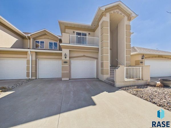 5920 S Grand Lodge Pl, Unit 2, Sioux Falls, SD 57108