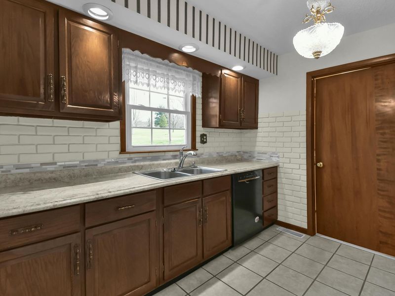 14463 Maple Lane, Mount Vernon, OH 43050 Photo 7