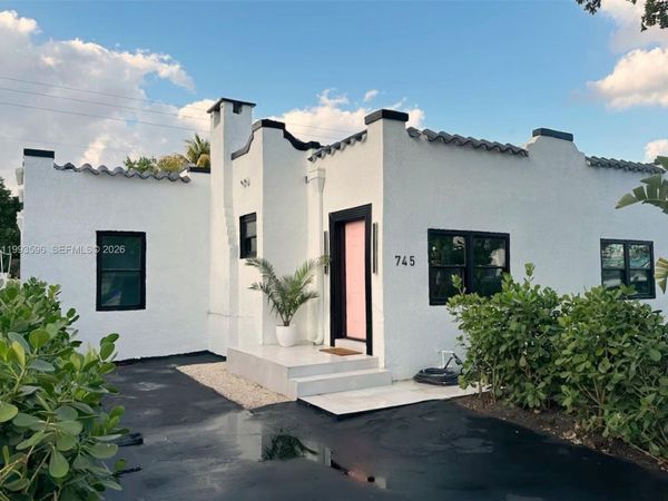 745 NW 47th Ter , Miami, FL 33127