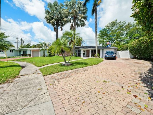 911 SW 51st Ave, Plantation, FL 33317