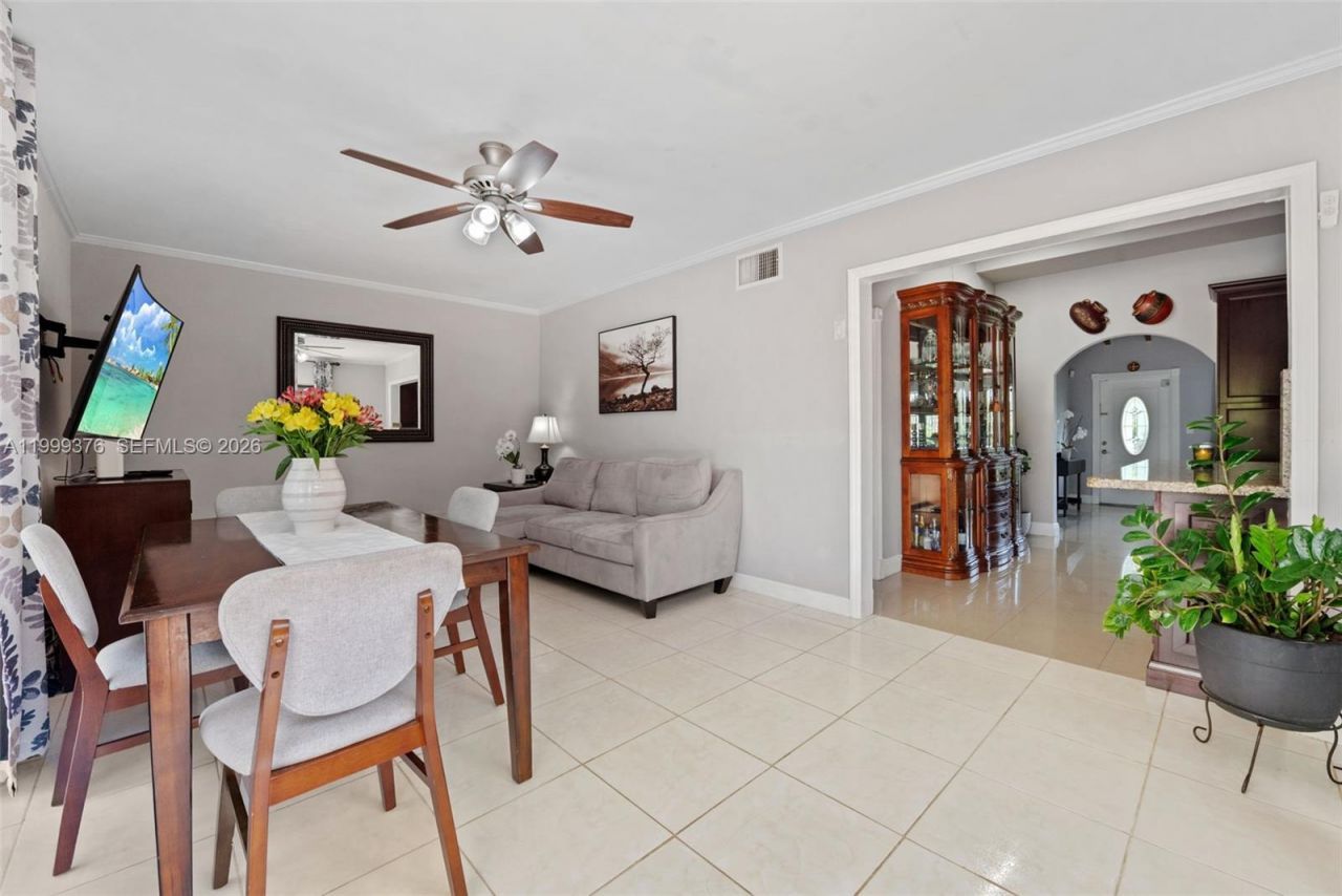911 SW 51st Ave, Plantation, FL 33317 Photo