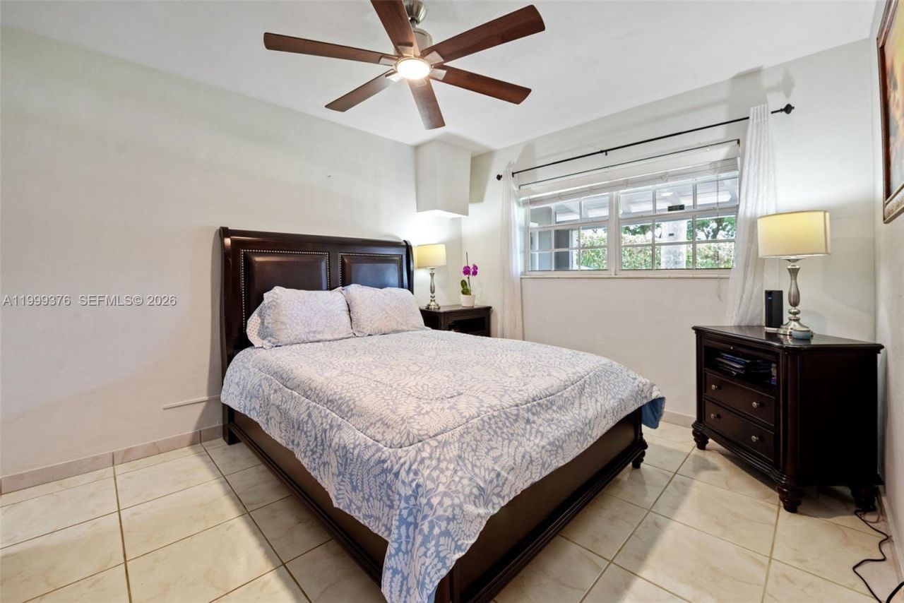 911 SW 51st Ave, Plantation, FL 33317 Photo