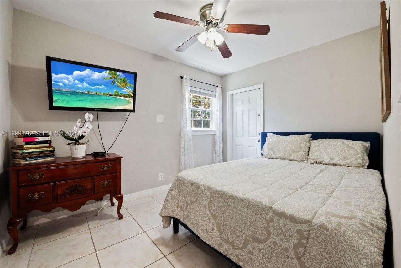 911 SW 51st Ave, Plantation, FL 33317 Photo