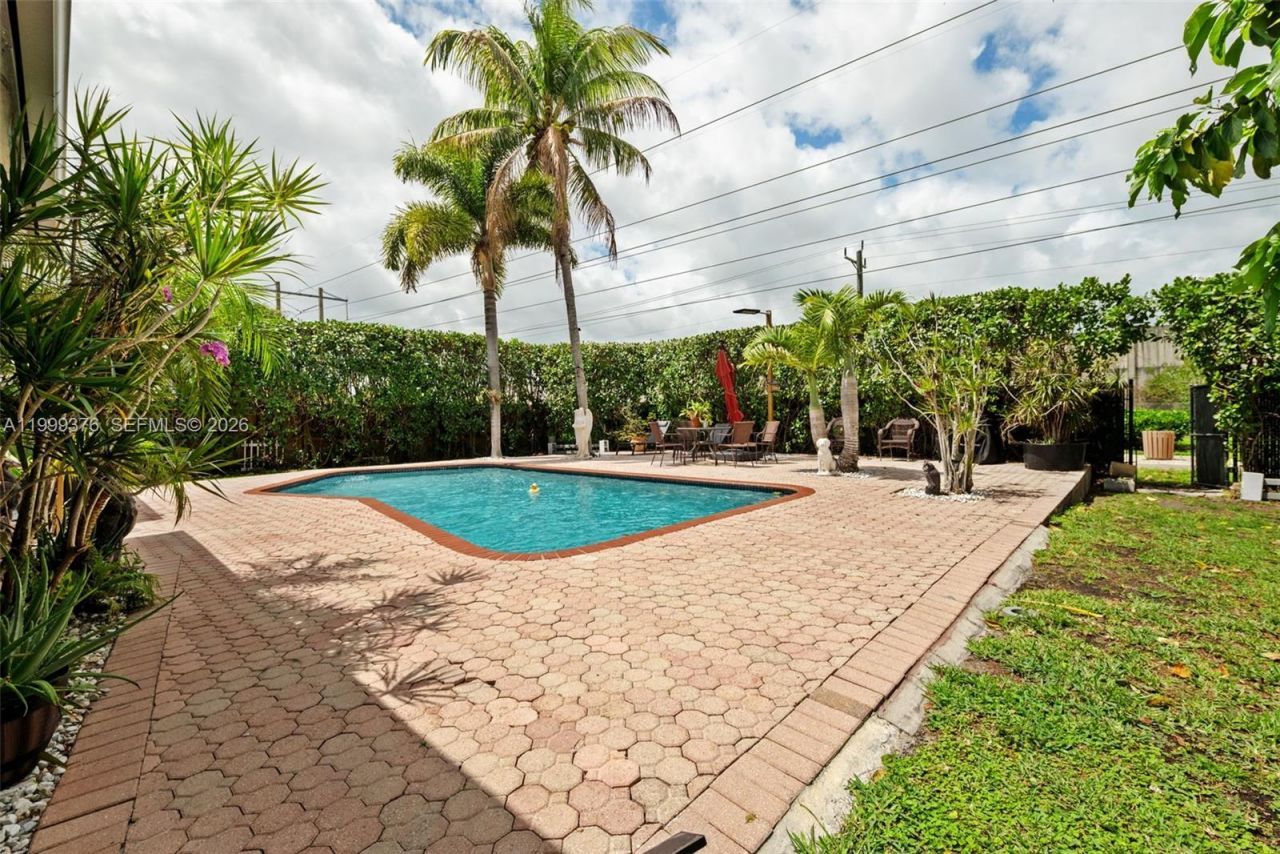 911 SW 51st Ave, Plantation, FL 33317 Photo