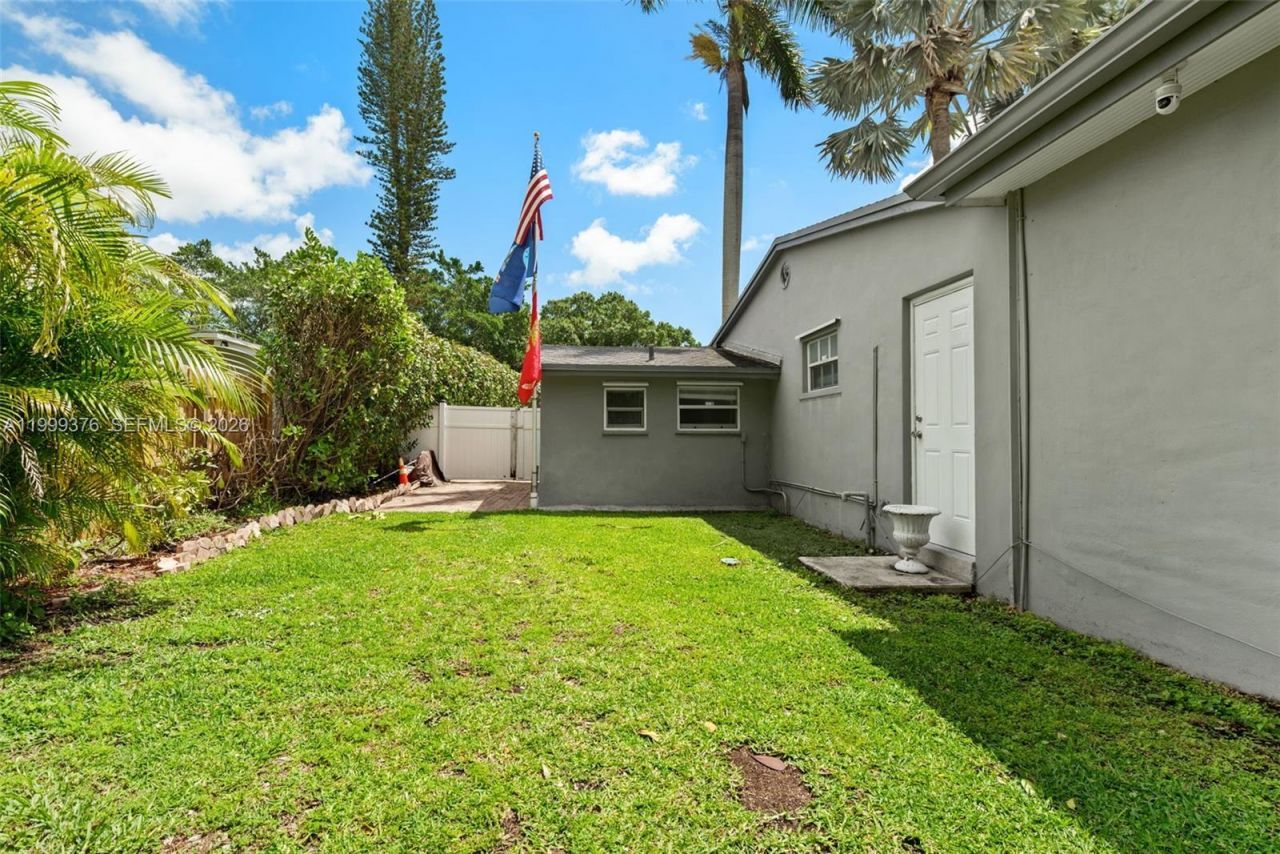 911 SW 51st Ave, Plantation, FL 33317 Photo