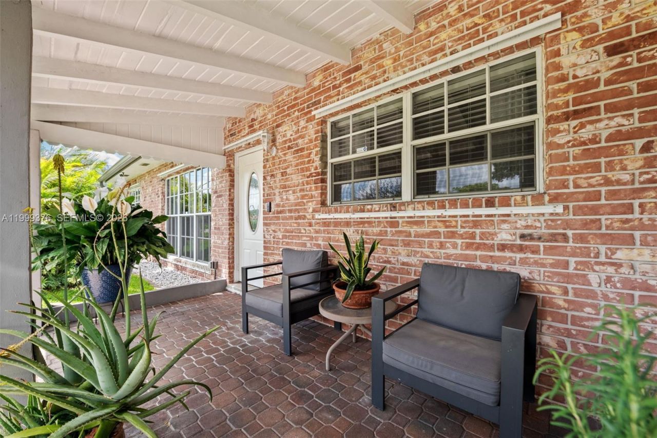 911 SW 51st Ave, Plantation, FL 33317 Photo