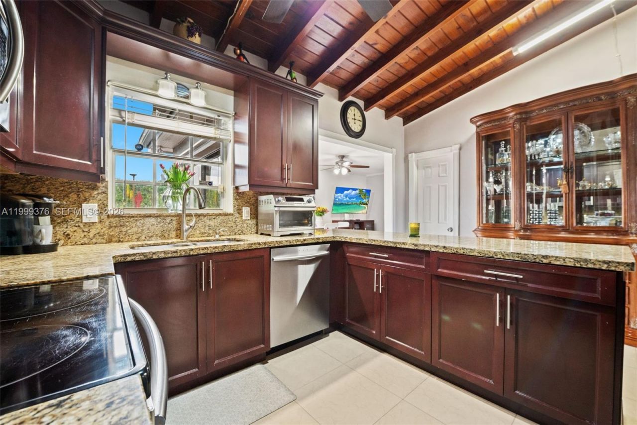 911 SW 51st Ave, Plantation, FL 33317 Photo