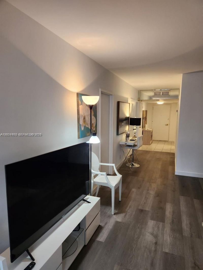 5700 Collins Ave, Unit 4N, Miami Beach, FL 33140 Photo