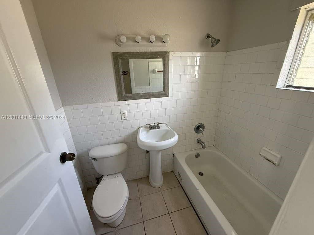 817 NW 10th St, Unit 2, Hallandale Beach, FL 33009 Photo