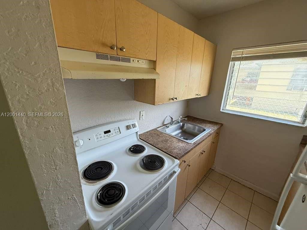 817 NW 10th St, Unit 2, Hallandale Beach, FL 33009 Photo