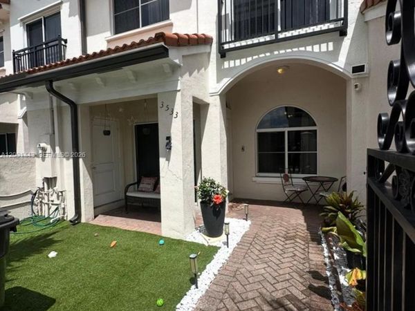 3533 NW 30th Ct, Lauderdale Lakes, FL 33311