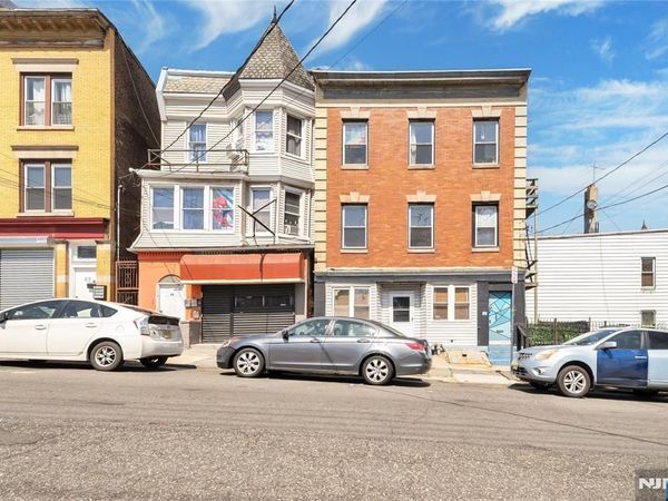 61 Victoria Avenue, NEWARK, NJ 07104