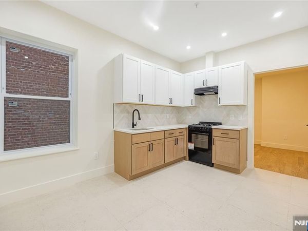 10 School Street 2, PASSAIC, NJ 07055