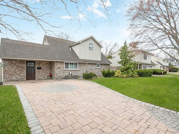 138 Rim Lane, Hicksville, NY 11801