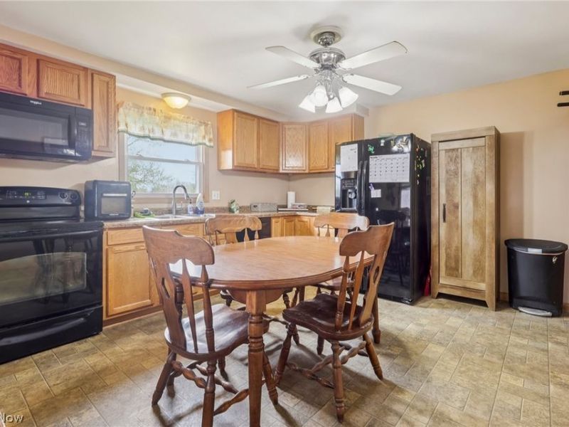 5777 Nave Street SW, Canton, OH 44706 Photo 4