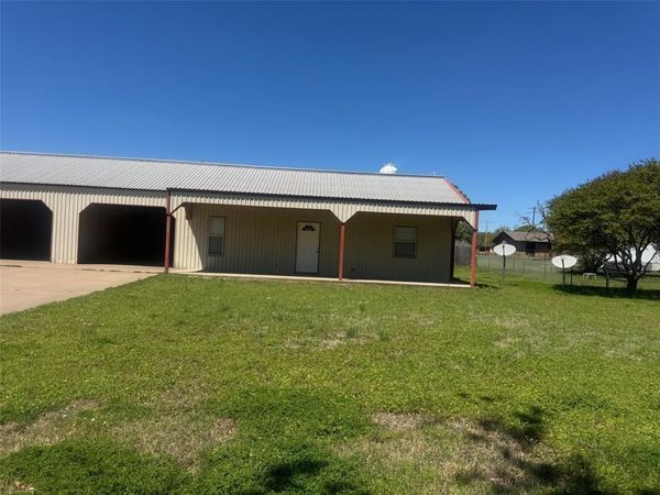 202 E 3rd Street, Tolar, TX 76476