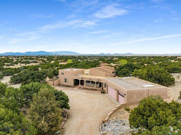 4 Montana Court, Santa Fe, NM 87508