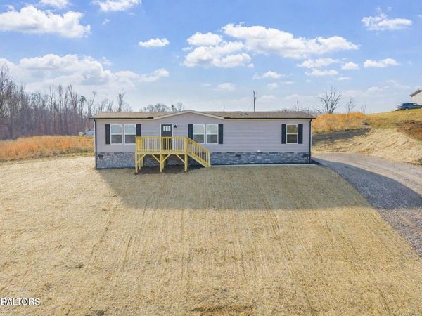 200 Laura Boling Loop Road, Strawberry Plains, TN 37871