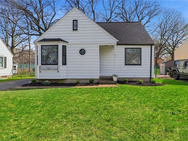 131 Langford Road, Rochester, NY 14615