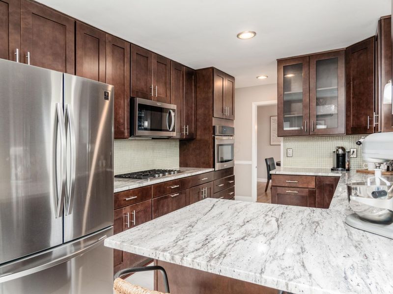 3166 S Dorchester Road, Columbus, OH 43221 Photo 10